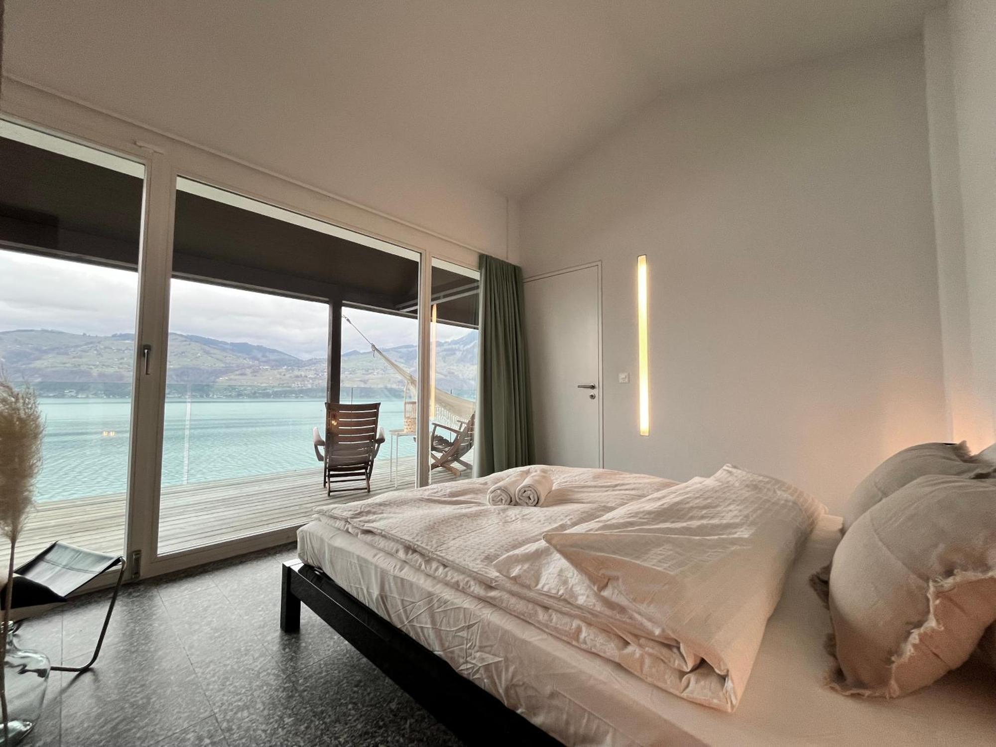 Wohnung Mit Grossartiger Seesicht Und Balkon Spiez Bagian luar foto