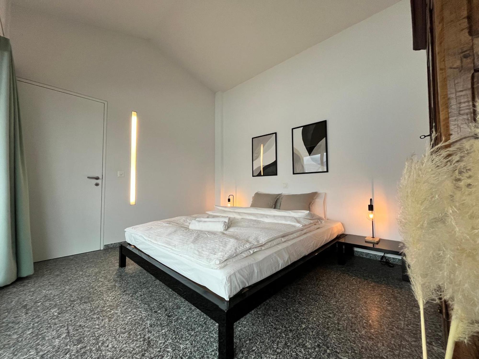 Wohnung Mit Grossartiger Seesicht Und Balkon Spiez Bagian luar foto