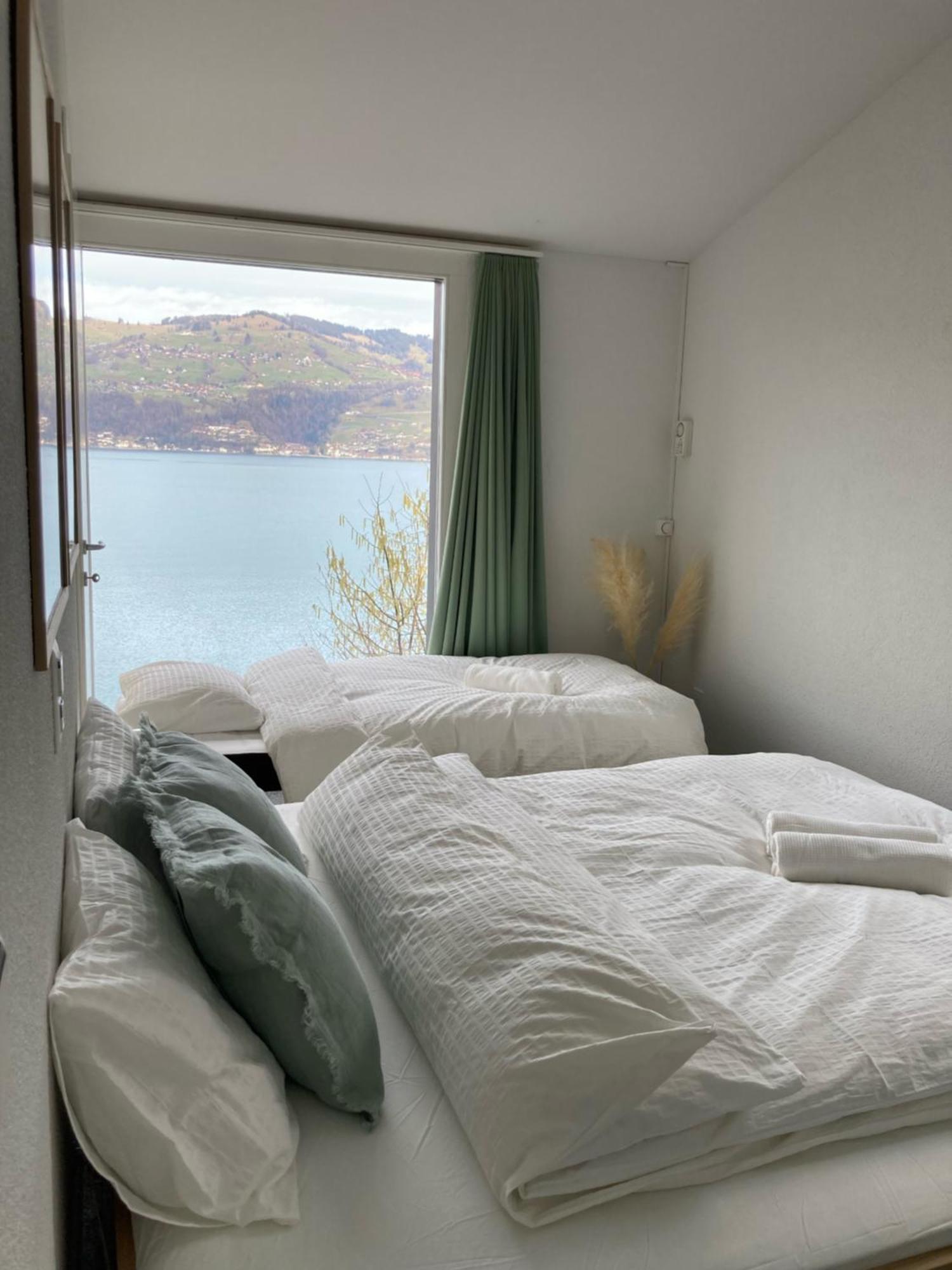 Wohnung Mit Grossartiger Seesicht Und Balkon Spiez Bagian luar foto