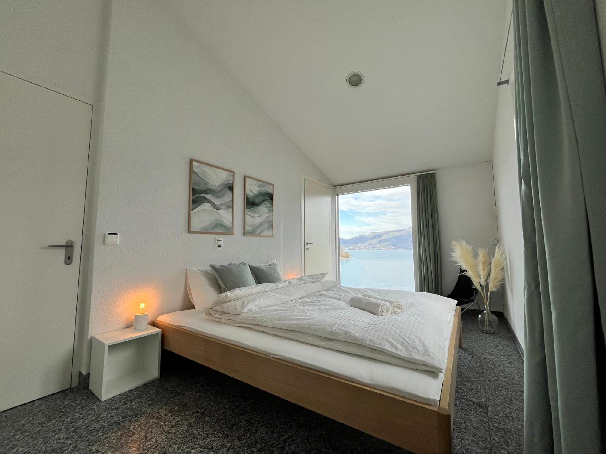 Wohnung Mit Grossartiger Seesicht Und Balkon Spiez Bagian luar foto