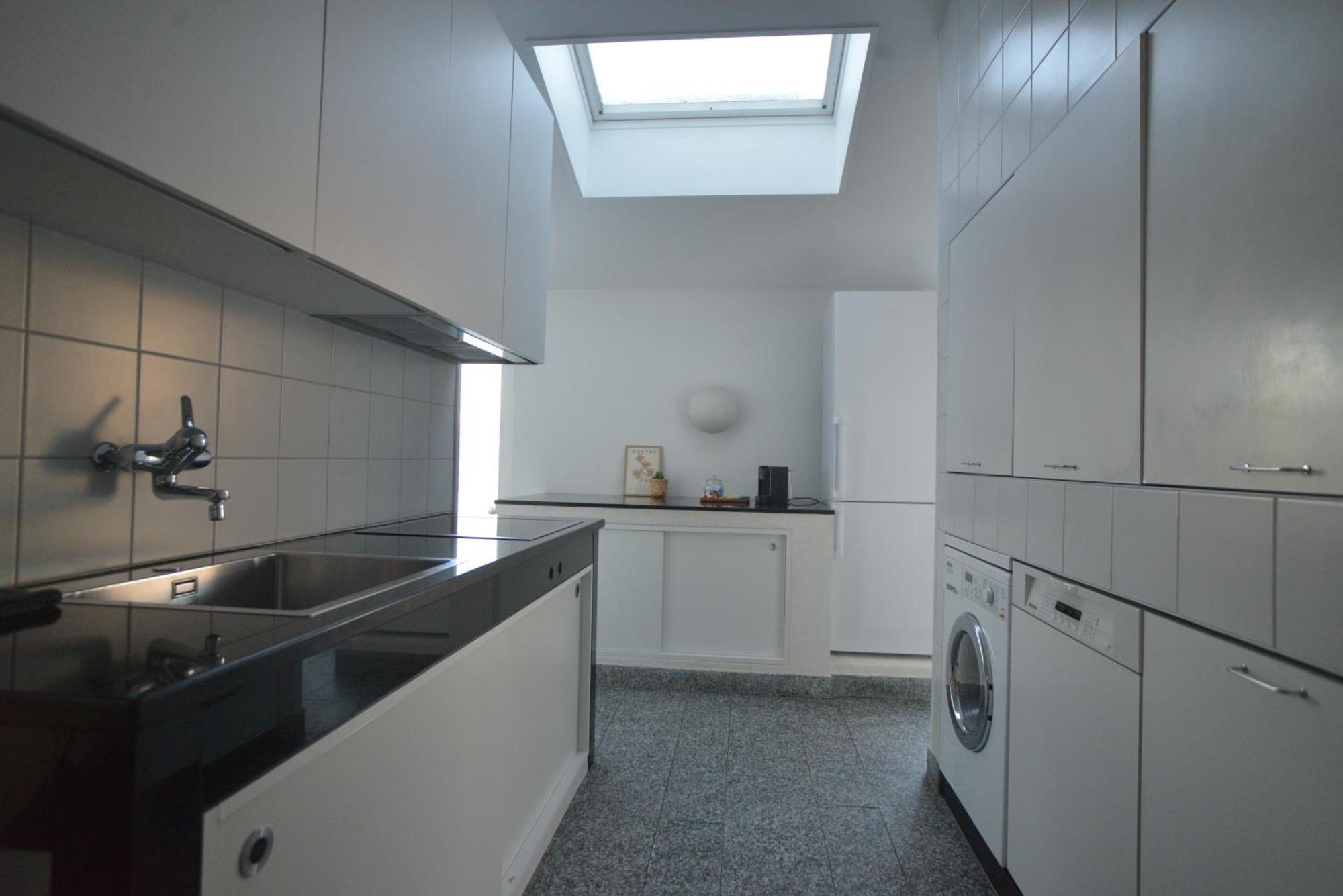 Wohnung Mit Grossartiger Seesicht Und Balkon Spiez Bagian luar foto
